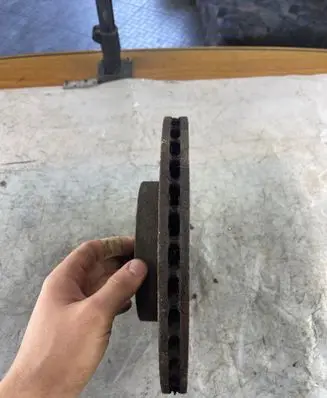 Volkswagen Touran I Front brake disc