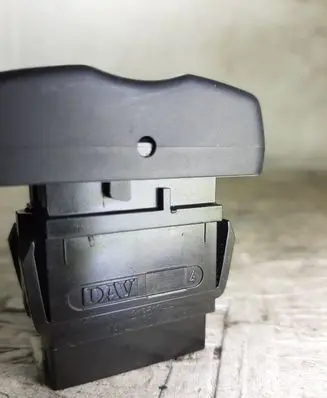 Dacia Logan I Central locking switch button 213517