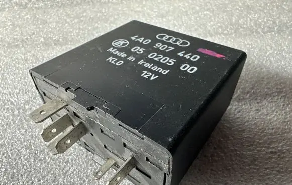Audi A4 S4 B6 8E 8H Other relay 4A0907440