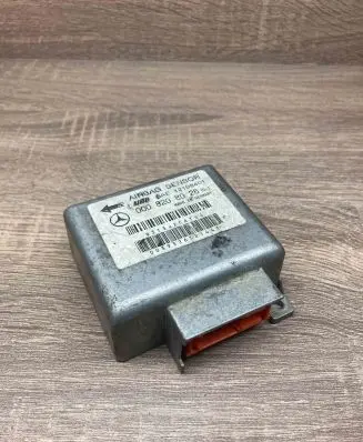 Mercedes-Benz C W202 Airbag control unit/module 0008208026