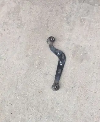 Toyota RAV 4 (XA40) Rear control arm 