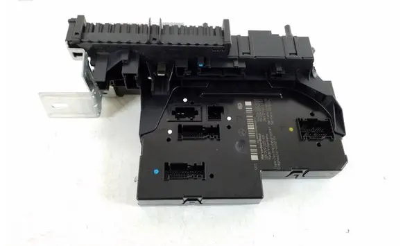 Mercedes-Benz GLK (X204) Fuse module A2049009001
