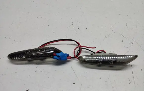 BMW 3 E46 Front fender indicator light 