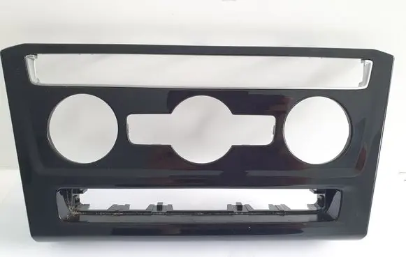 Volkswagen Touran III Climate control/heater control trim 5TB863042E