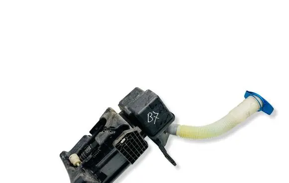 Volkswagen Tiguan Windshield washer fluid reservoir/tank 5N0955453 5N0955453A 5N0955453B
