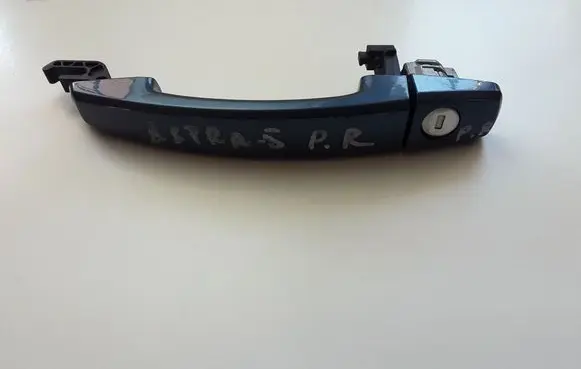 Opel Astra J Front door exterior handle 13500028