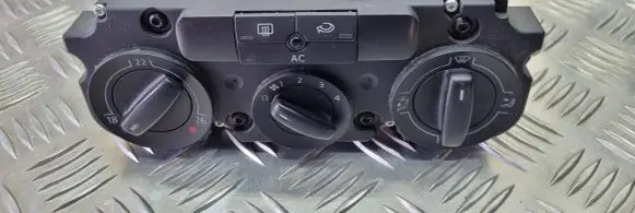 Volkswagen Caddy Climate control unit
