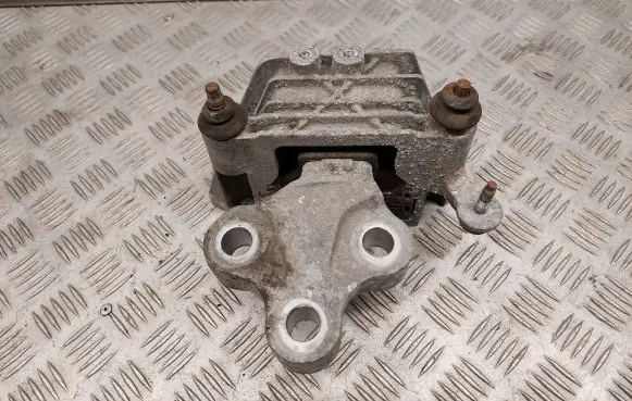 Chrysler Pacifica Gearbox mount P68224742AB