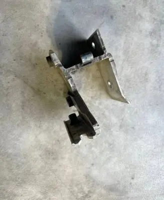 BMW 5 F10 F11 Radiator mount bracket 17245795