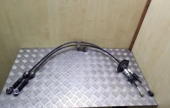 Honda CR-V Gear shift cable linkage