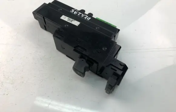 Volvo S80 Electric window control switch 8622040