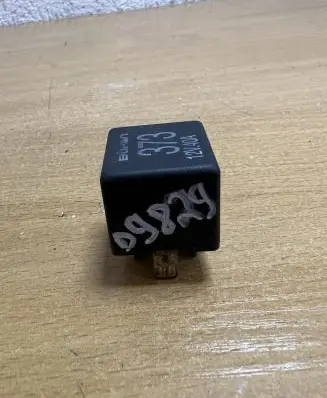 Volkswagen PASSAT B5 Other relay 5M5T14B192 D9829