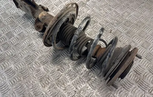 Toyota Avensis T270 Front shock absorber/damper
