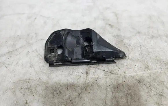 Volvo V50 Front bumper mounting bracket 30655874