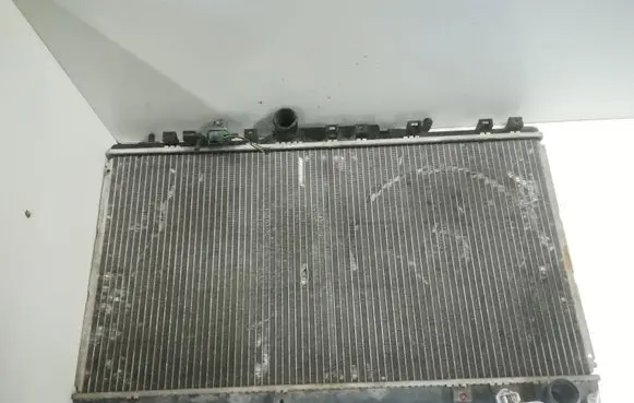 Toyota Avensis T220 Coolant radiator