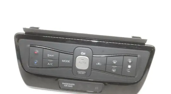 Nissan Leaf II (ZE1) Interior fan control switch 275005SE0C