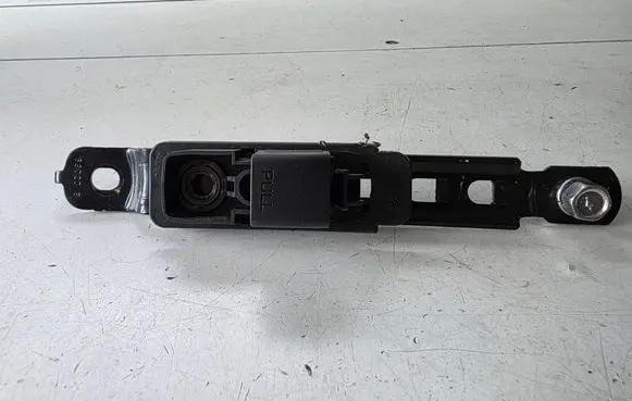 Nissan Juke II F16 Seat belt height adjuster 