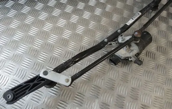 Jeep Wrangler Front wiper linkage and motor 068293017AD