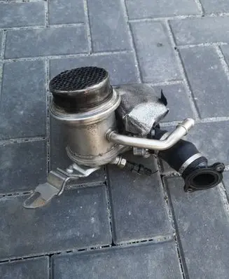 Skoda Octavia Mk4 EGR valve cooler 05L131512D 469109B 22342756