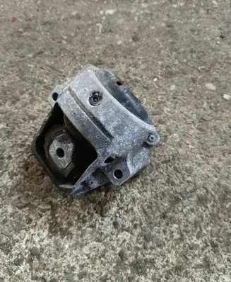 Audi A4 S4 B8 8K Engine mount bracket 8R0199381