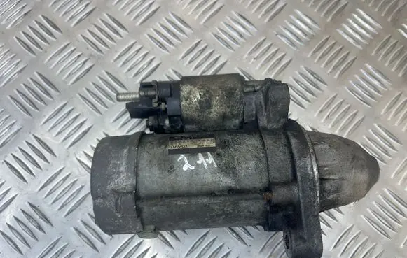 Mercedes-Benz E W211 Starter motor A0061514601