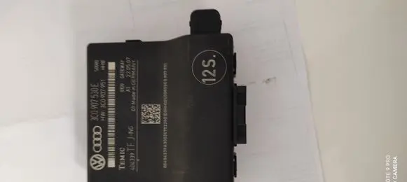 Volkswagen Golf V Gateway control module 3C0907530E 3C0907951