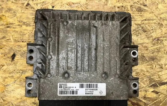 Renault Megane III Carburetor control unit/module 237104833R