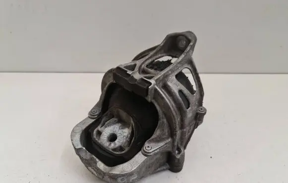 Audi Q7 4M Engine mount bracket 4M0199372C