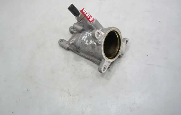 Volkswagen PASSAT B8 Throttle valve 04L128637A