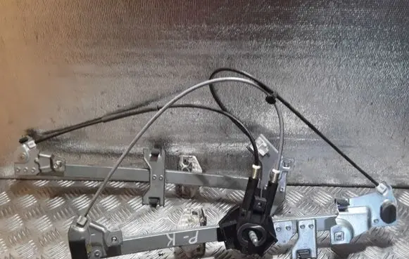 Peugeot Partner Front door manual window regulator 