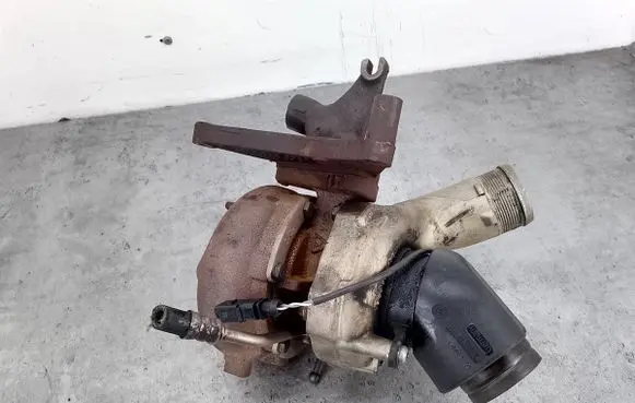 Audi A4 S4 B7 8E 8H Turbo 059145702M