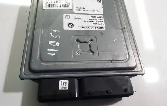 BMW 3 E90 E91 Engine control unit/module 7577068