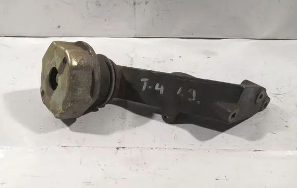 Volkswagen Transporter - Caravelle T4 Engine mount bracket 044199207F