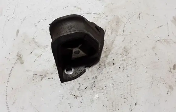Volvo V40 Engine mount bracket 31430432