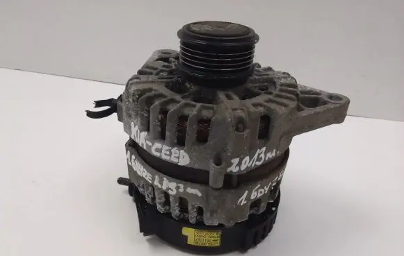 KIA Ceed Generator/alternator 2611067 373002A850