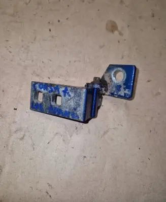 Opel Corsa D Front door lower hinge 