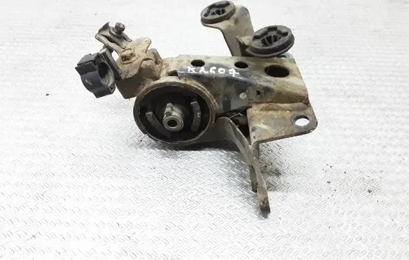 Nissan X-Trail T30 Engine mount bracket