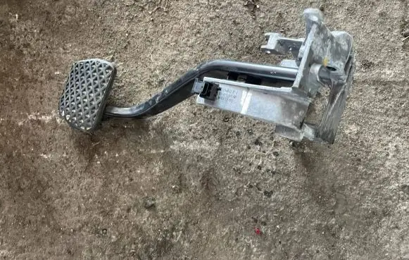 BMW 3 E92 E93 Brake pedal 6751975 301107072 678711