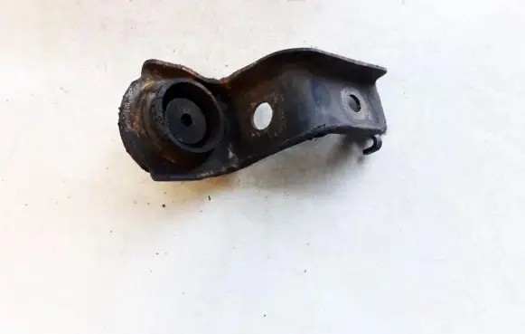 Toyota RAV 4 (XA30) Radiator mount bracket