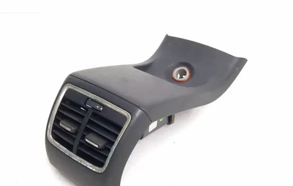 Audi Q3 8U Rear air vent grill 8U0864376A 21201