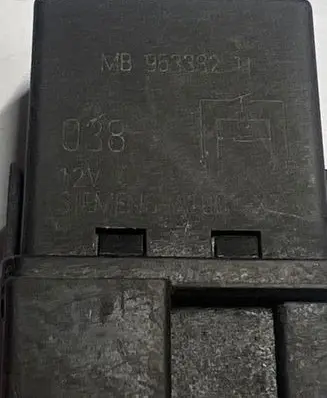 Mitsubishi Space Star Other relay MB953382