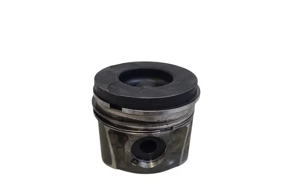 Volvo V70 Piston 