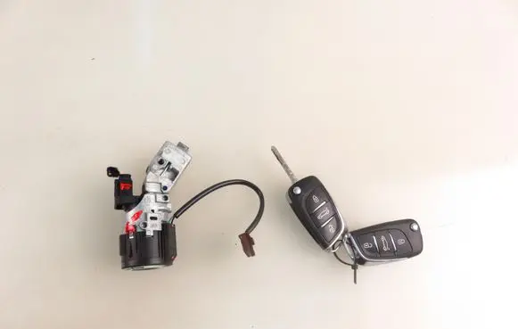 Citroen DS4 Ignition lock 9663123380
