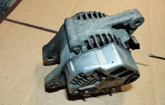 Toyota Yaris Generator/alternator 2706023010