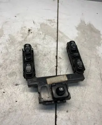 Mercedes-Benz E W210 Electric window control switch A2108211151 03750014