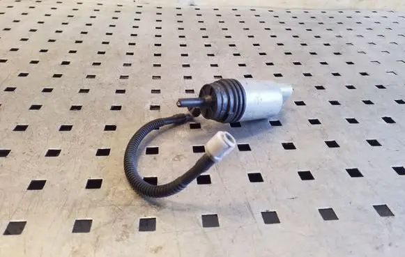 BMW X5 E70 Windscreen/windshield washer pump