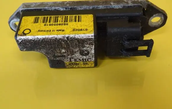 BMW 5 E39 Airbag deployment crash/impact sensor 8381564