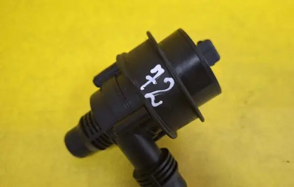 BMW 5 E39 Electric auxiliary coolant/water pump 70207810