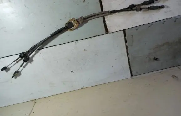 Toyota Avensis T250 Gear shift cable linkage