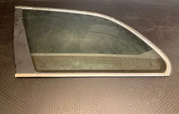 BMW 5 E39 Rear side window DOT24AS2M25 43R00049